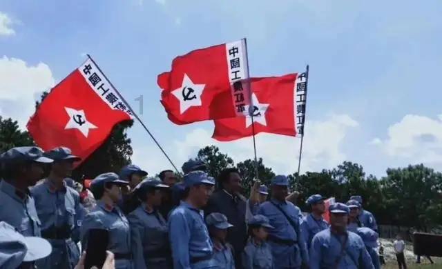 有一个长方形，周长20厘米，长和宽的比是3：2，长和宽各是多少？（我会采纳的！）