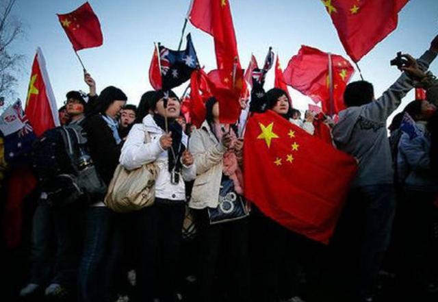迷路的可爱女宝宝